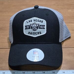 NFL Las Vegas Raiders Snapback Trucker Hat Black Grey
